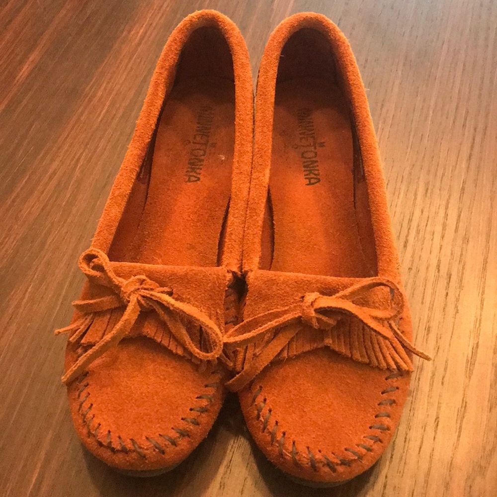 Barely worn Minnetonka wedges 7.5
